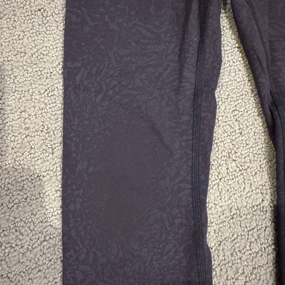 Lululemon Wunder Train Floral Leggings Size 0 - 20.5” Inseam - Picture 2 of 5
